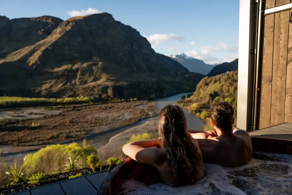 Onsen hot pools & day spa vs Bathe by Aluum class=
